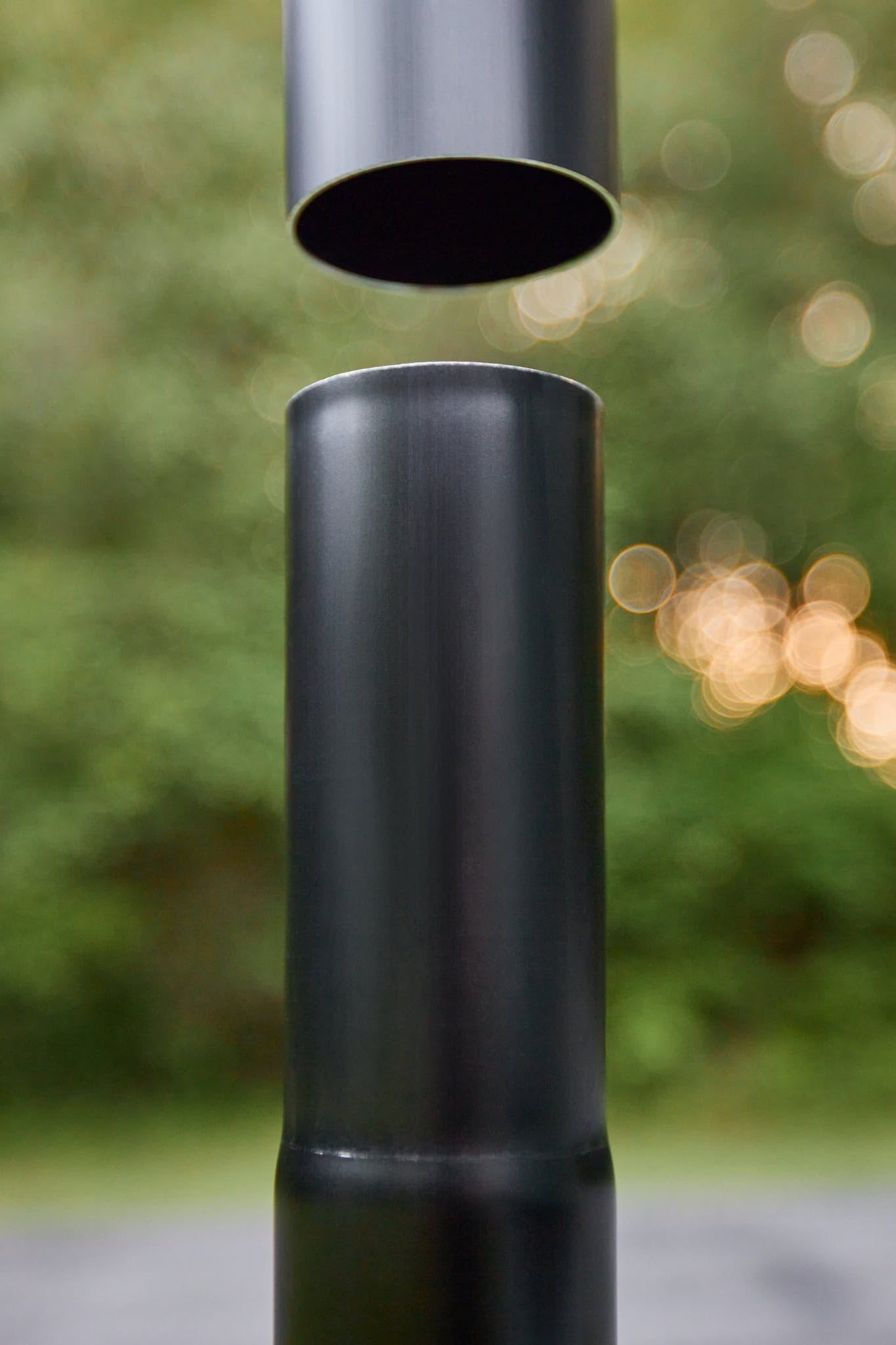 Fairybell | Divisible Flagpole with ground spike | 22ft | Black