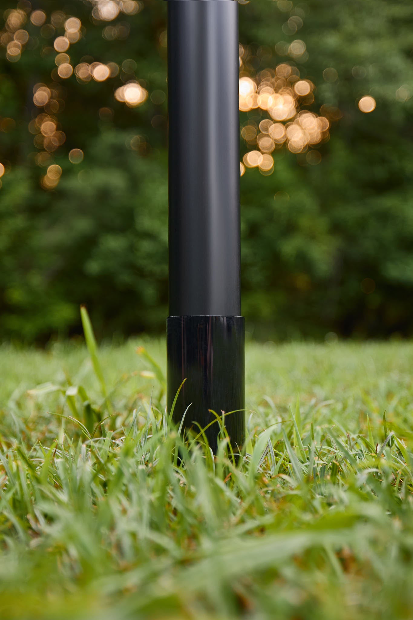 Fairybell | Divisible Flagpole with ground spike | 22ft | Black